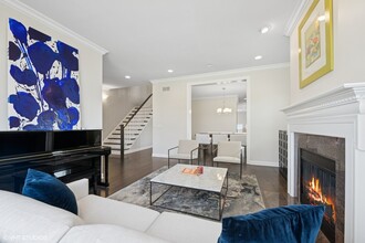 2459 W Grace St in Chicago, IL - Building Photo - Building Photo