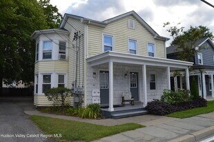 36 Ulster Ave in Saugerties, NY - Building Photo