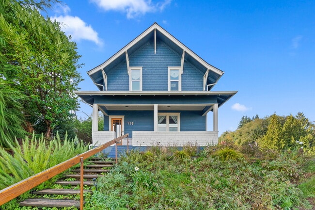 property at 716 W First St