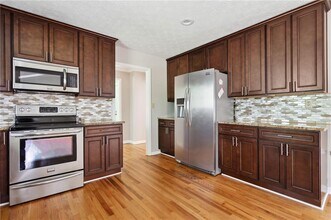 518 Lynn Valley Way in Stone Mountain, GA - Building Photo - Building Photo