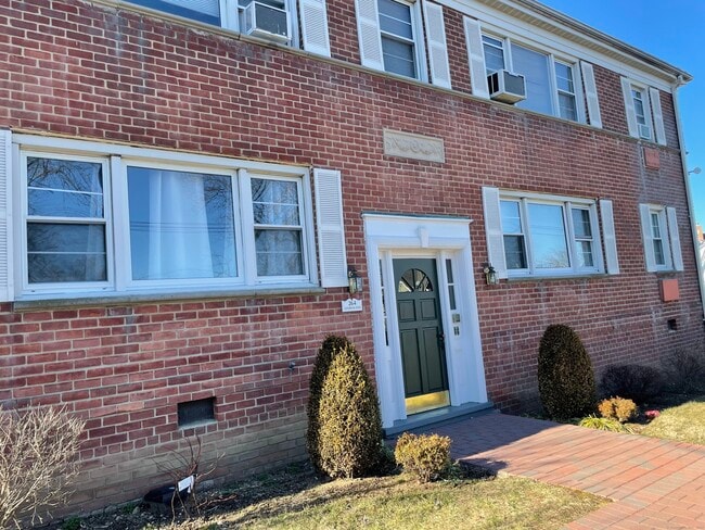 property at 264 Glenbrook Rd