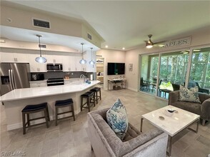 250 Indies Dr E in Naples, FL - Building Photo - Building Photo