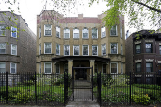 4724-4726 N Kenmore Ave in Chicago, IL - Foto de edificio - Building Photo