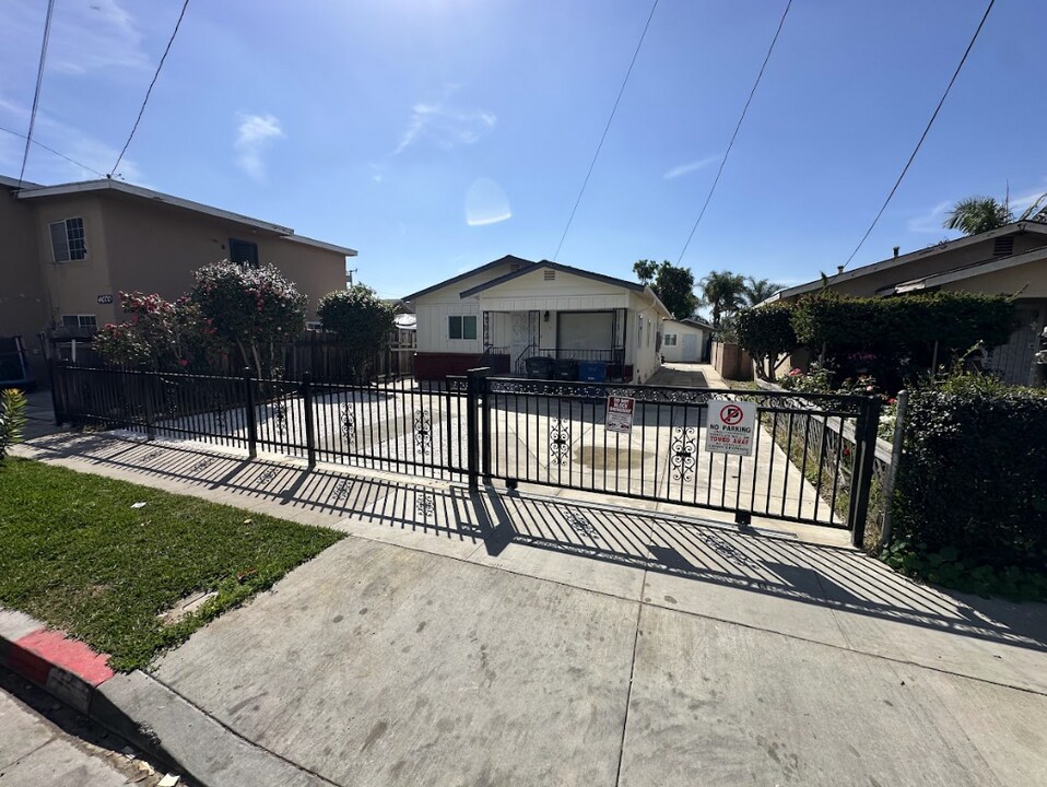 4064 E 60th St in Huntington Park, CA - Foto de edificio