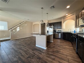 5841 Azzura Palms Ave in Las Vegas, NV - Building Photo - Building Photo