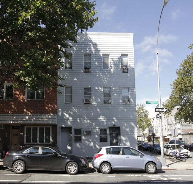 373 Manhattan Ave in Brooklyn, NY - Building Photo - Building Photo