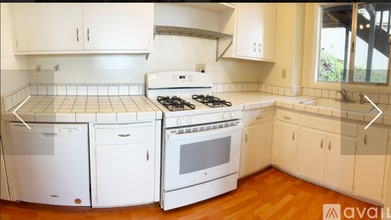 44 Reed Ranch Rd, Unit 44ReedRanchRdLower in Tiburon, CA - Building Photo - Building Photo
