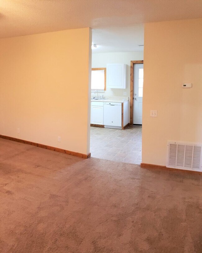 127 10th St in Ogden, KS - Building Photo - Building Photo