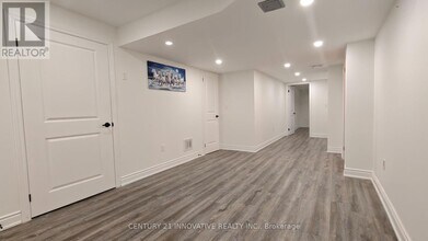 1034 Pelican Trail in Pickering, ON - Building Photo - Building Photo