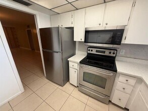 1410 S Federal Hwy in Lake Worth Beach, FL - Foto de edificio - Building Photo