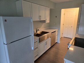 418 Riviera Dr in St. Clair Shores, MI - Building Photo - Building Photo