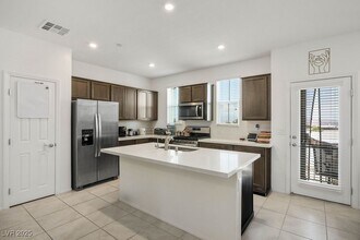 611 Sedum Ave. in Henderson, NV - Building Photo - Building Photo