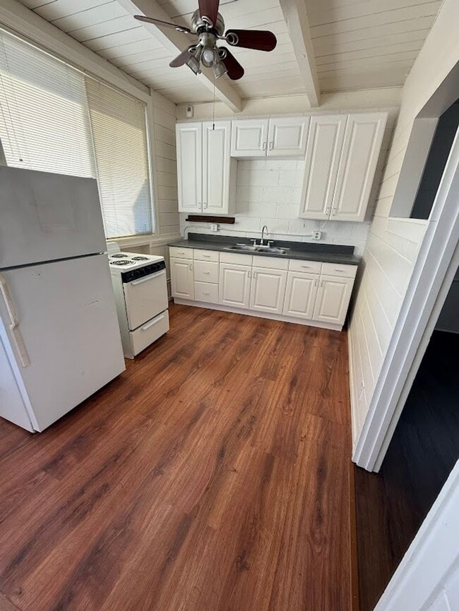 property at 1502 Old County Rd