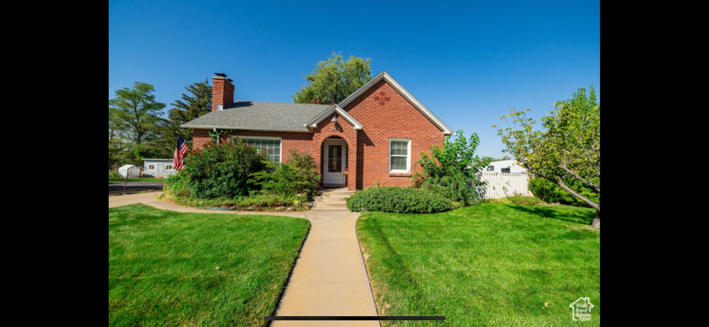 355 N 400 E in Bountiful, UT - Building Photo