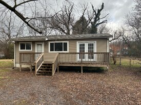 1521 New York Ave in Knoxville, TN - Building Photo