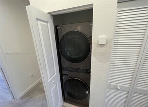 12868 SW 232nd Ln in Princeton, FL - Foto de edificio - Building Photo