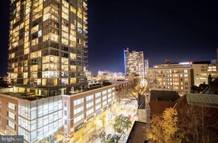2101-17 Chestnut St in Philadelphia, PA - Building Photo