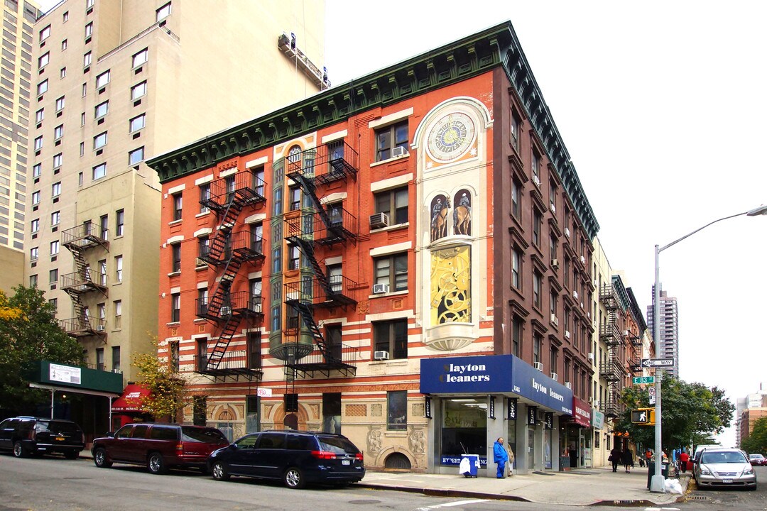 1565 York Ave in New York, NY - Building Photo