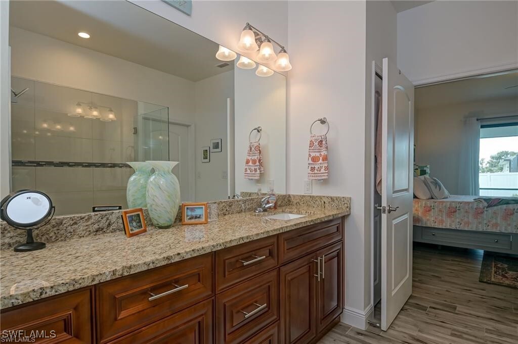 1704 NW 11th Pl in Cape Coral, FL - Foto de edificio