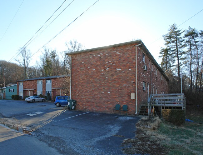 201-205 Stiles Dr in Huntington, WV - Building Photo - Building Photo