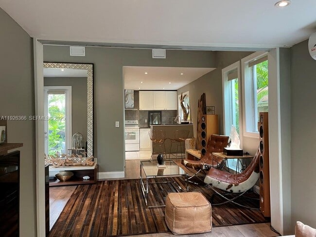 2654 SW 25th Ter in Miami, FL - Building Photo - Building Photo