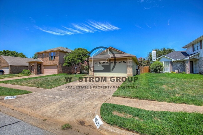 8533 Brushy Creek Trail in Fort Worth, TX - Foto de edificio - Building Photo