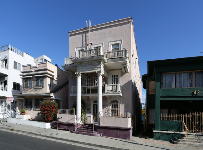 44 Navy St in Venice, CA - Foto de edificio - Building Photo