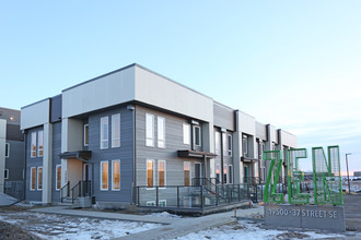 19506 37 St SE in Calgary, AB - Building Photo - Building Photo