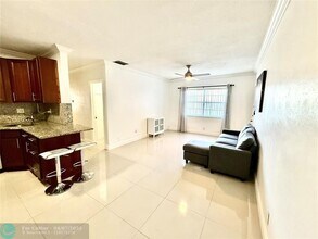 299 SW 7th St in Boca Raton, FL - Building Photo - Building Photo
