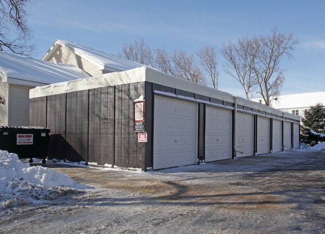 Park / Arlington Avenue in St. Paul, MN - Foto de edificio - Building Photo