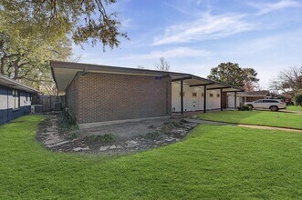 9107 Timberside Dr in Houston, TX - Building Photo - Building Photo