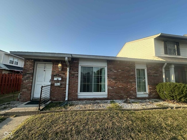 property at 702 E Thompson Rd