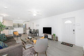 201 Columbus Pkwy in Hollywood, FL - Building Photo - Building Photo