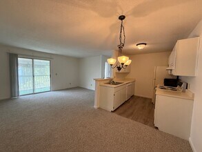 1356 Glenns Bay Rd, Unit J207 in Myrtle Beach, SC - Foto de edificio - Building Photo