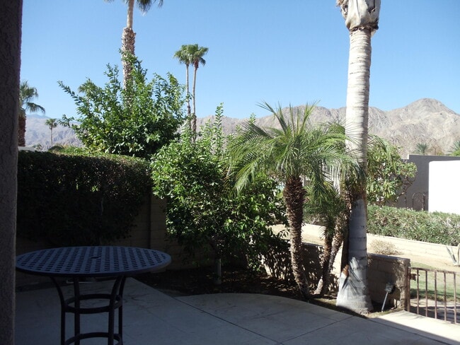 48540 Via Amistad in La Quinta, CA - Building Photo - Building Photo