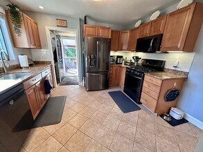 772 Belmont St-Unit -772 in Watertown, MA - Building Photo - Building Photo