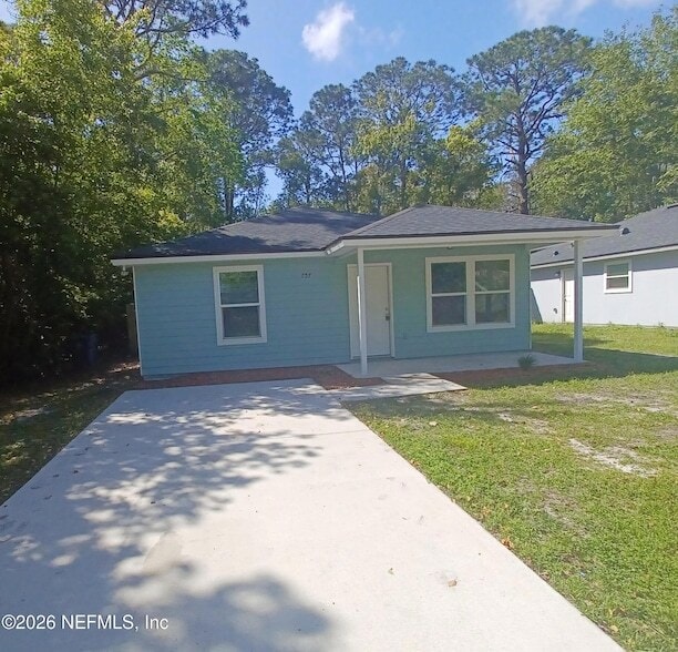 property at 757 W 6th St