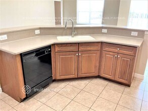 930 Fairhaven St NE in Palm Bay, FL - Building Photo - Building Photo