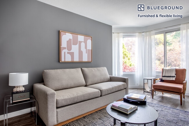 240 Lombard St