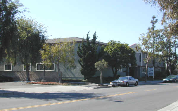 Tustin Terrace Apartments in Tustin, CA - Building Photo - Building Photo