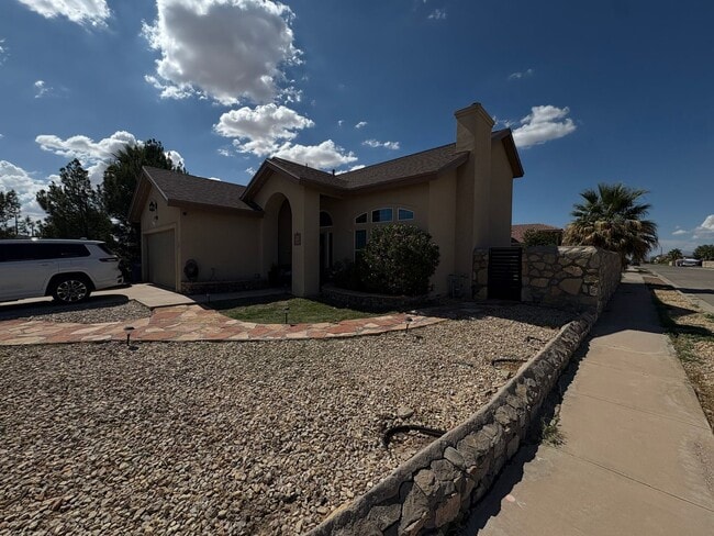 451 Viale Lungo Ave in El Paso, TX - Building Photo - Building Photo