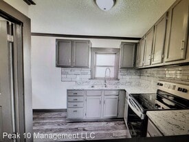 1421 S Hydraulic Ave