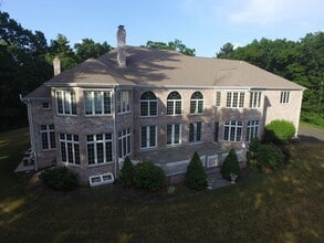11 Elizabeth Way in Lynnfield, MA - Building Photo - Building Photo