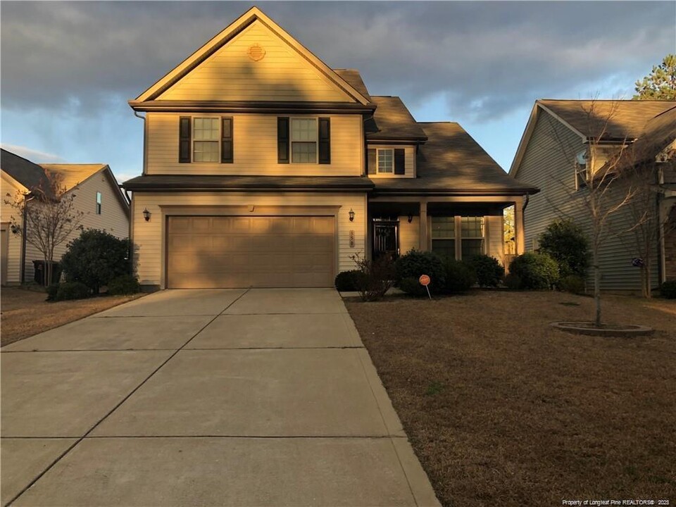 350 River Oak St in Spring Lake, NC - Building Photo