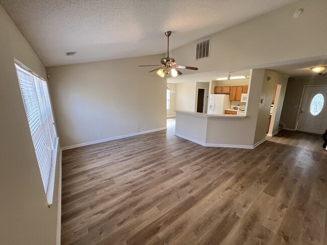 204 Hawkridge Pl in Goose Creek, SC - Building Photo - Building Photo