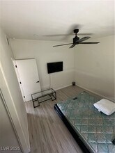 2210 Santa Clara Dr in Las Vegas, NV - Building Photo - Building Photo