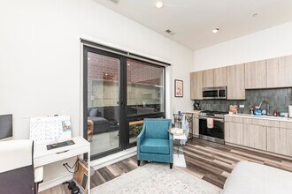 2317 N Clark St in Chicago, IL - Building Photo - Building Photo