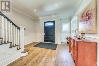 424 Cairncroft Rd in Oakville, ON - Building Photo - Building Photo