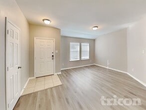 408 Foliage Cir in Red Oak, TX - Building Photo - Building Photo