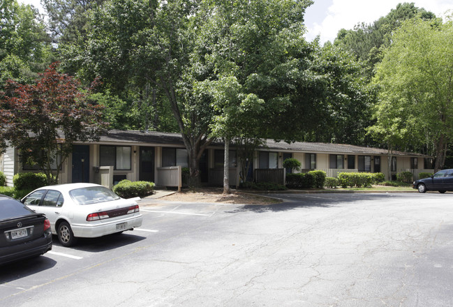 Parkwood Village Apartments in Douglasville, GA - Building Photo - Building Photo